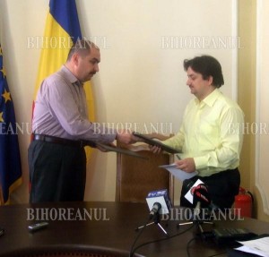 ilie bolojan si nelu dumea ilie bolojan si nelu dumea 300x287 Internet wireless pe malul Crisului