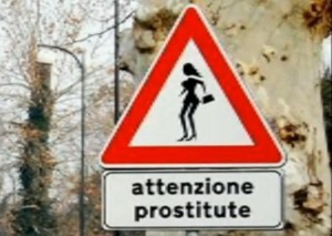 image-2010-04-3-7094934-41-indicatorul-atentie-prostituate-bulverseaza-soferii image 2010 04 3 7094934 41 indicatorul atentie prostituate bulverseaza soferii 300x213 Atentie Prostituate !