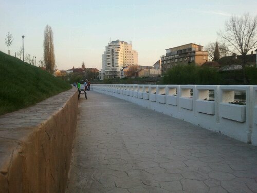 wpid 2011 04 19 20.05.04 Promenada pe malul  drept al Crisului Repede